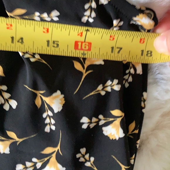 Anne Klein vintage style ruffled top - Picture 9 of 13